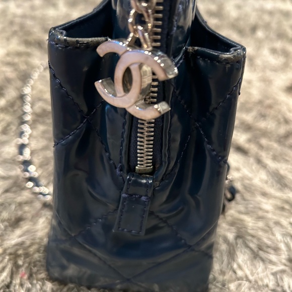 Authentic CHANEL Patent Quilted Purse - Picture 11 of 15